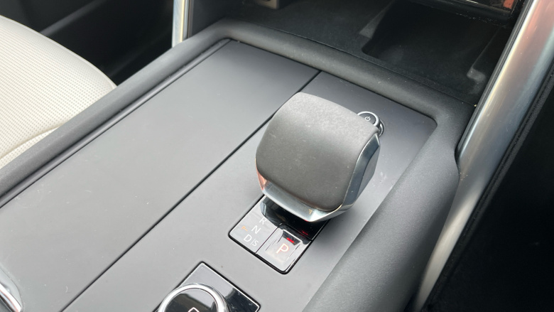 Land Rover Discovery 3.0 D300 R-Dynamic HSE 5dr Auto Diesel Station Wagon